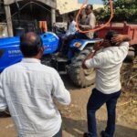 अवैध वाळूने भरलेला ट्रॅक्टर पकडूनही कारवाई न करता तलाठ्याने सोडल्याचा आरोप.